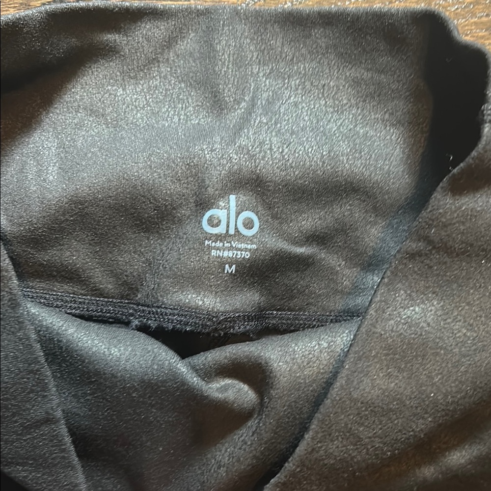 Alo Moto Leggings - Picture 3 of 4